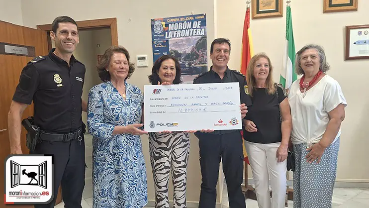 La Policía Nacional de Morón entrega los cheques simbólicos con lo recaudado en la I edición de la Ruta 091 | moroninformacion.es